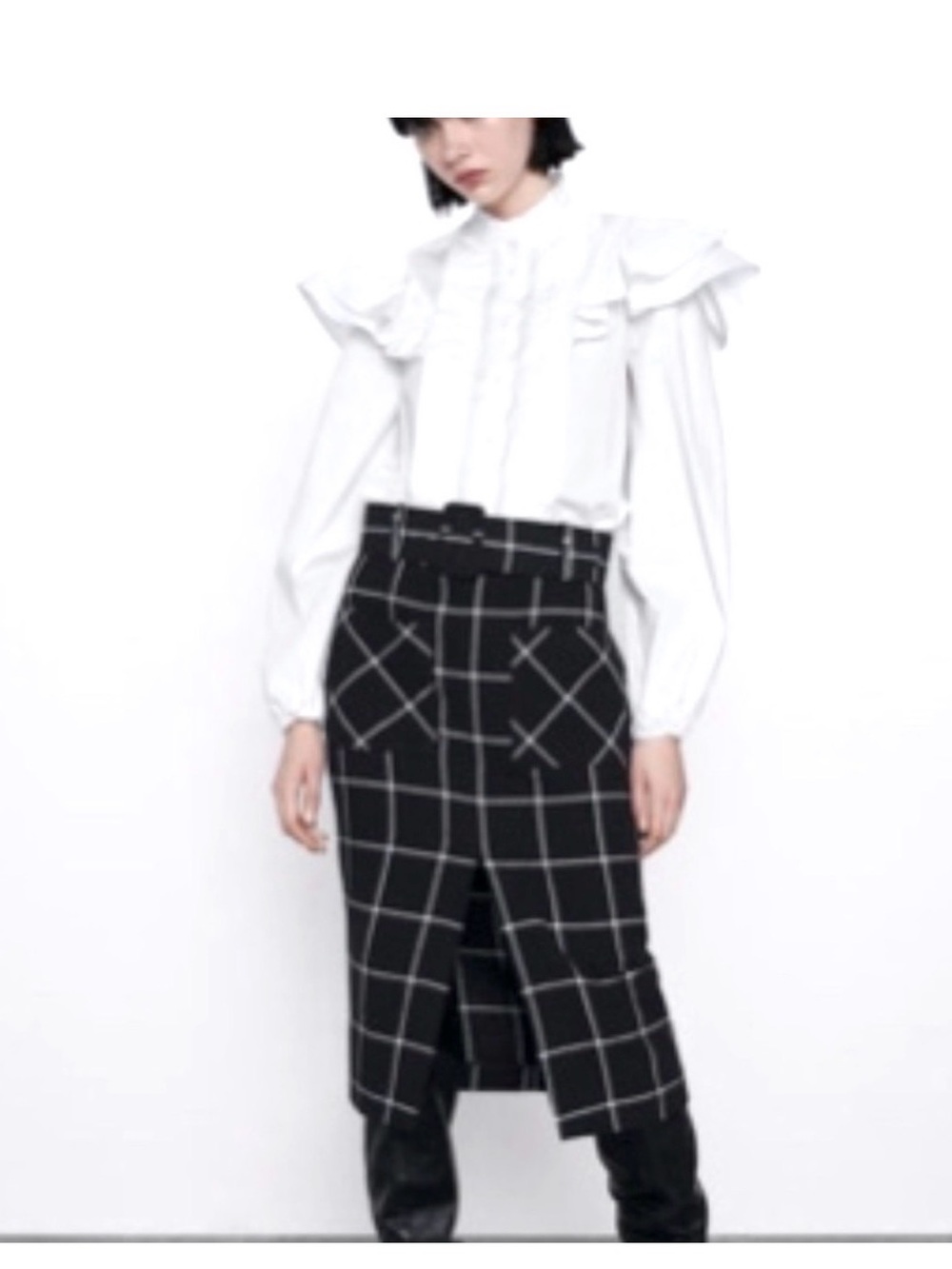 NWT sold out Zara Black Pencil Skirt with Front Slit and belt